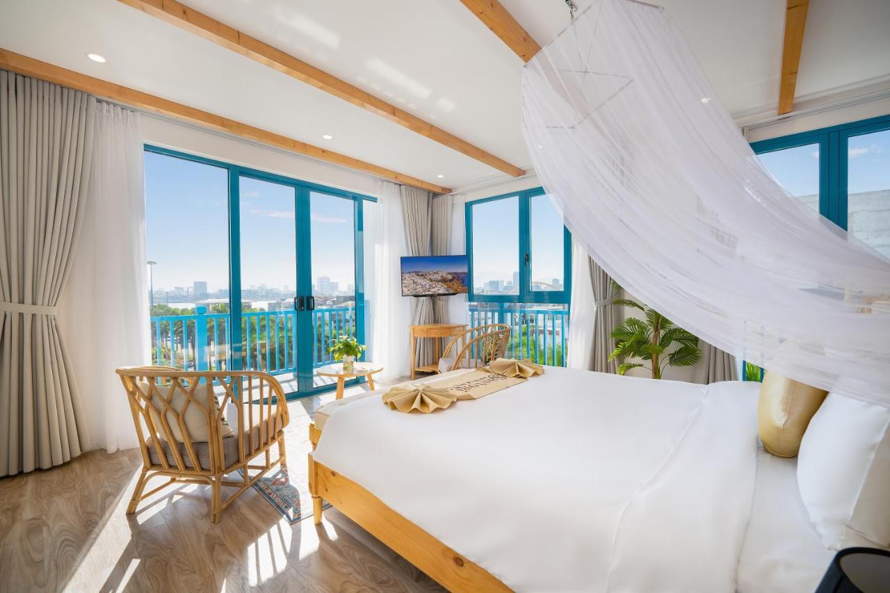 Santori Aparthotel 4*