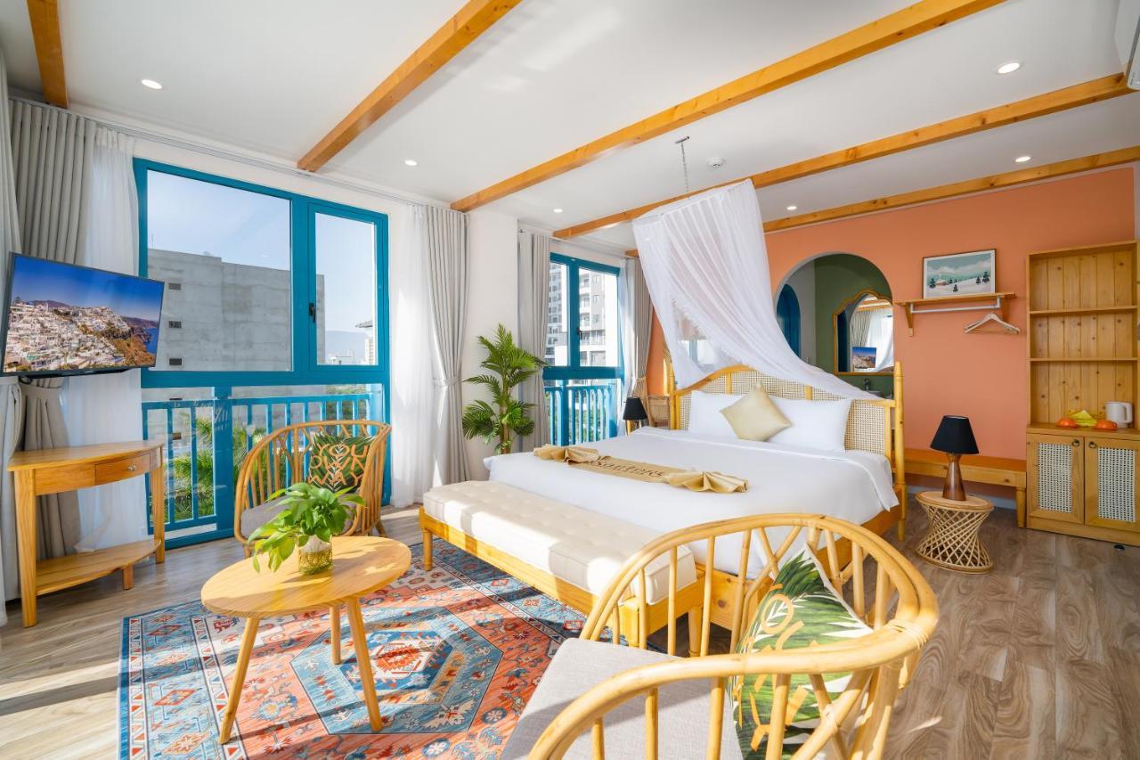 Santori Aparthotel